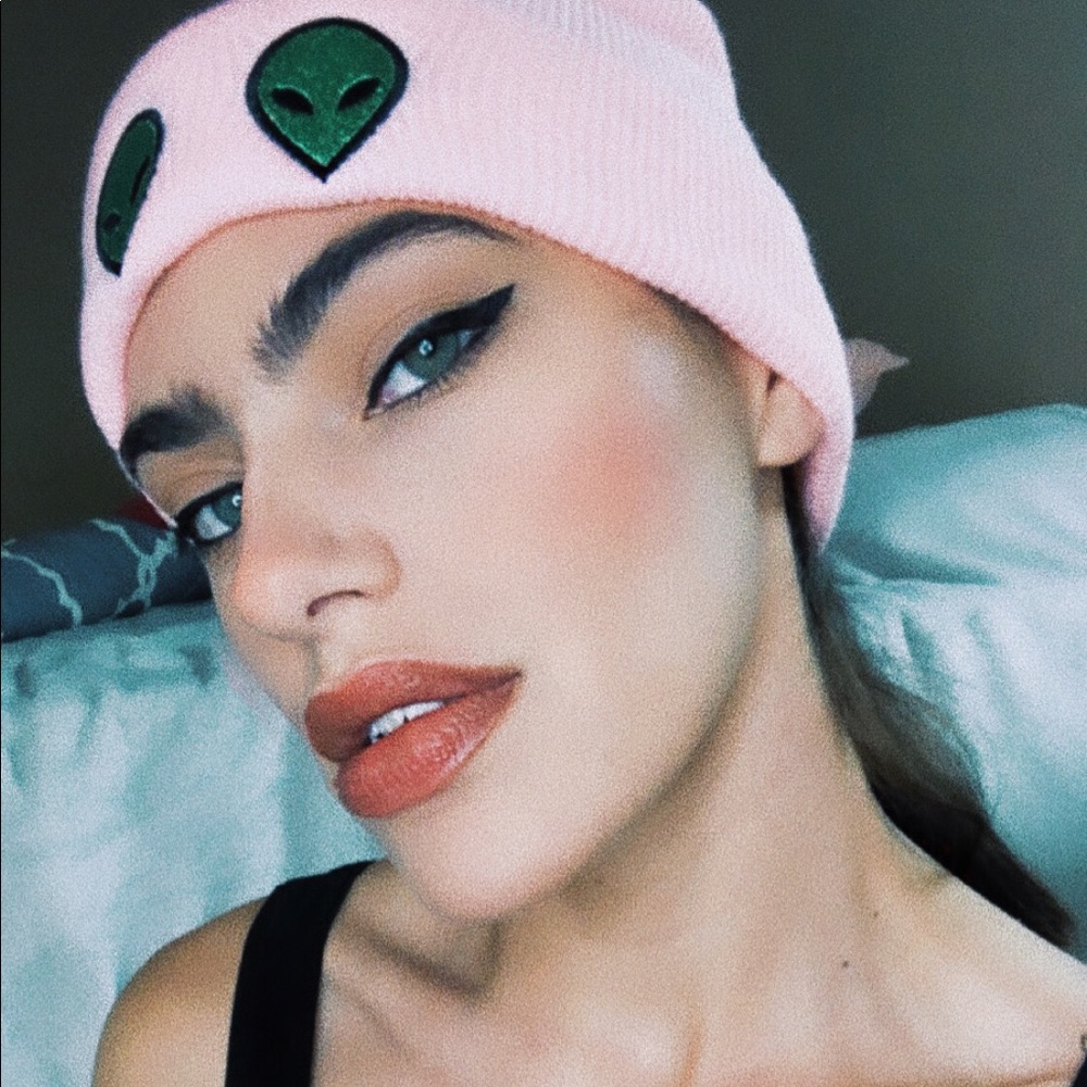 Meet your Posher, Alyssa